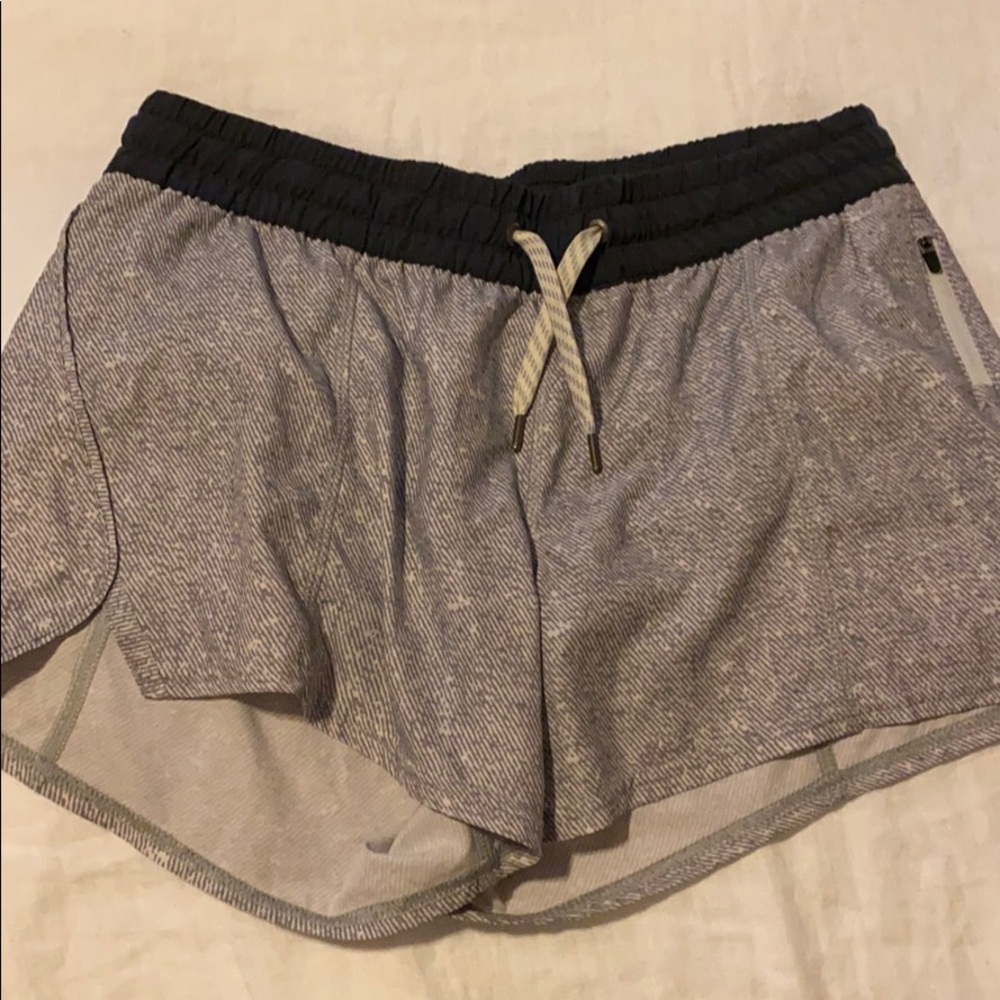Vuori Clementine Short 4” Medium